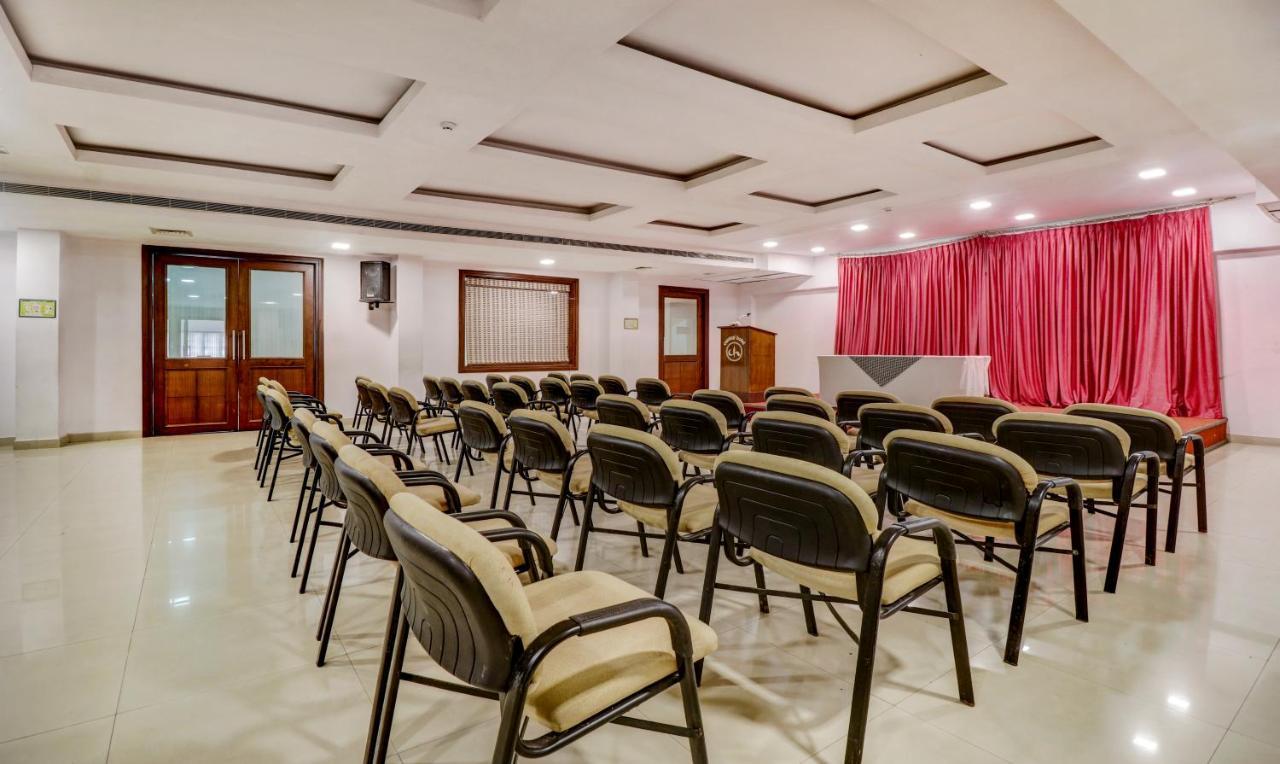 Treebo Trend Central Hotel Museum Road Thrissur Exterior photo