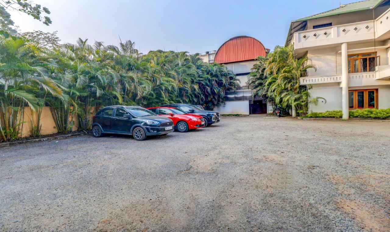 Treebo Trend Central Hotel Museum Road Thrissur Exterior photo